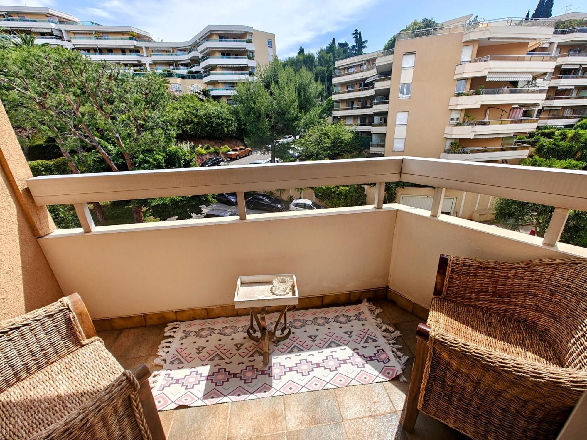 2 Bedroom Flat With Terrasse & Car-Park Nice Ouest المظهر الخارجي الصورة